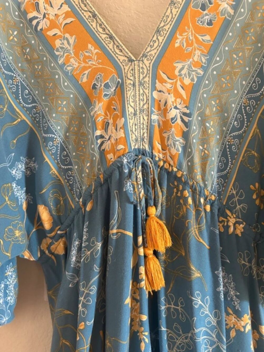 Aakaa Dress - Medium - Picture 3 of 5